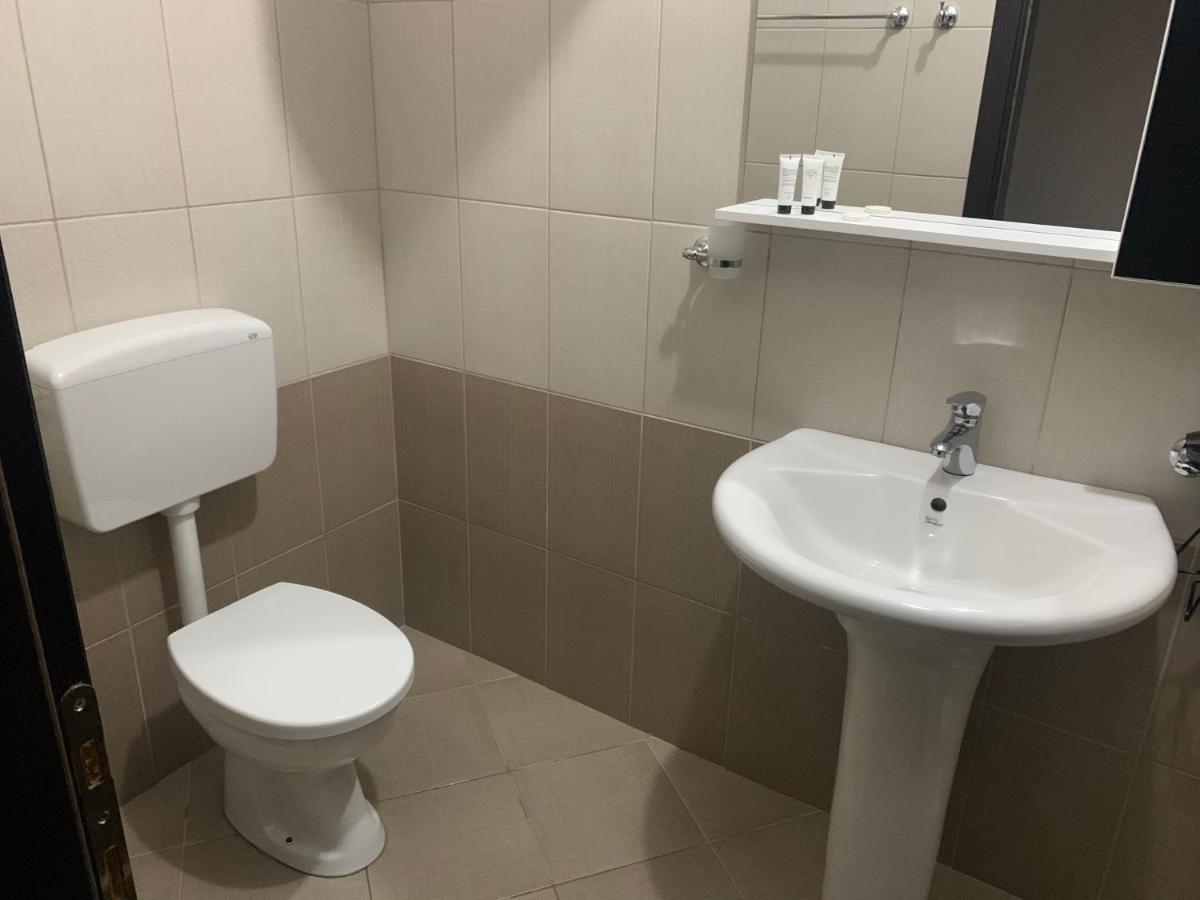Vladimir Estate Hotel Gjirokastër Eksteriør billede