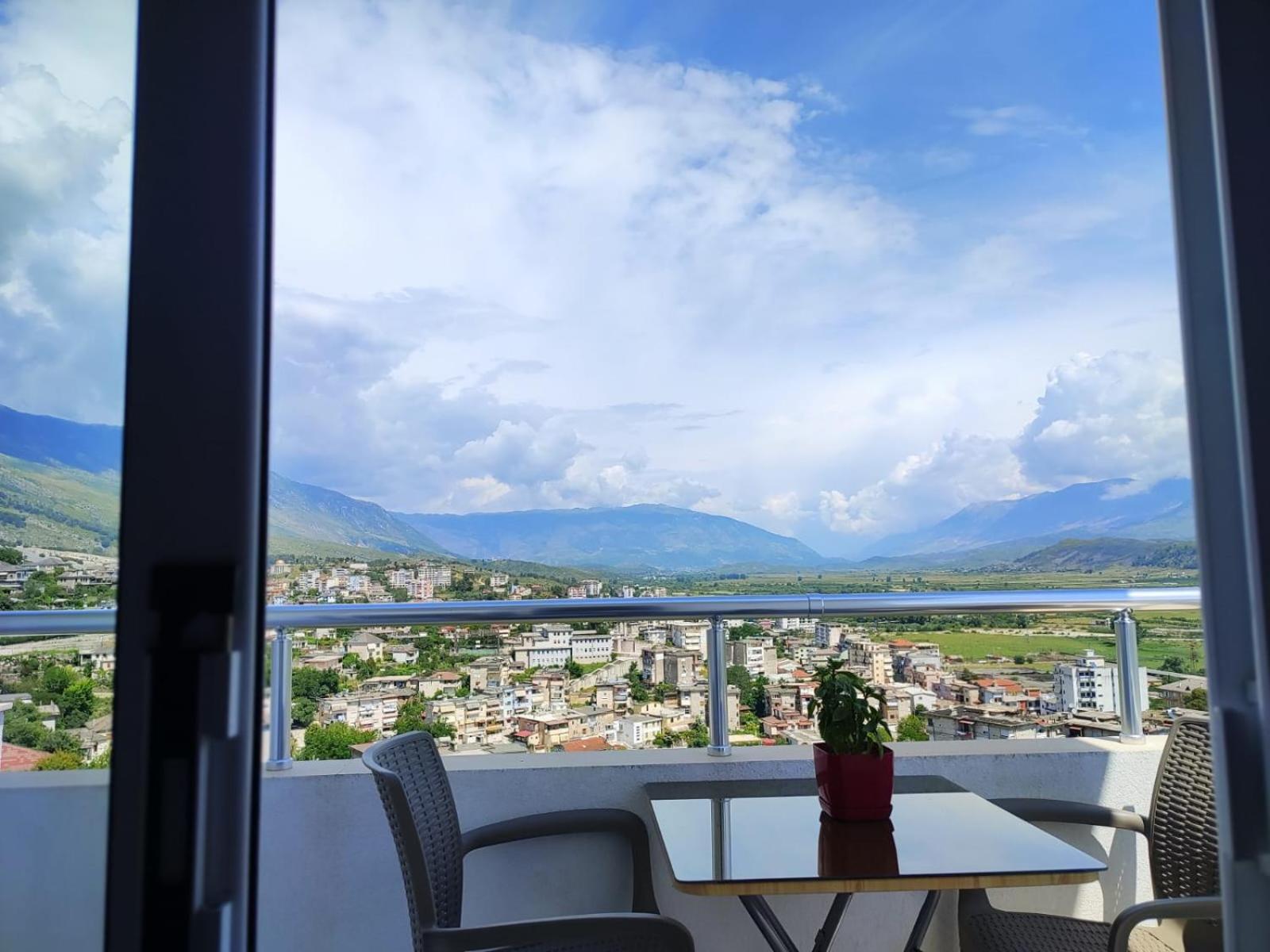 Vladimir Estate Hotel Gjirokastër Eksteriør billede